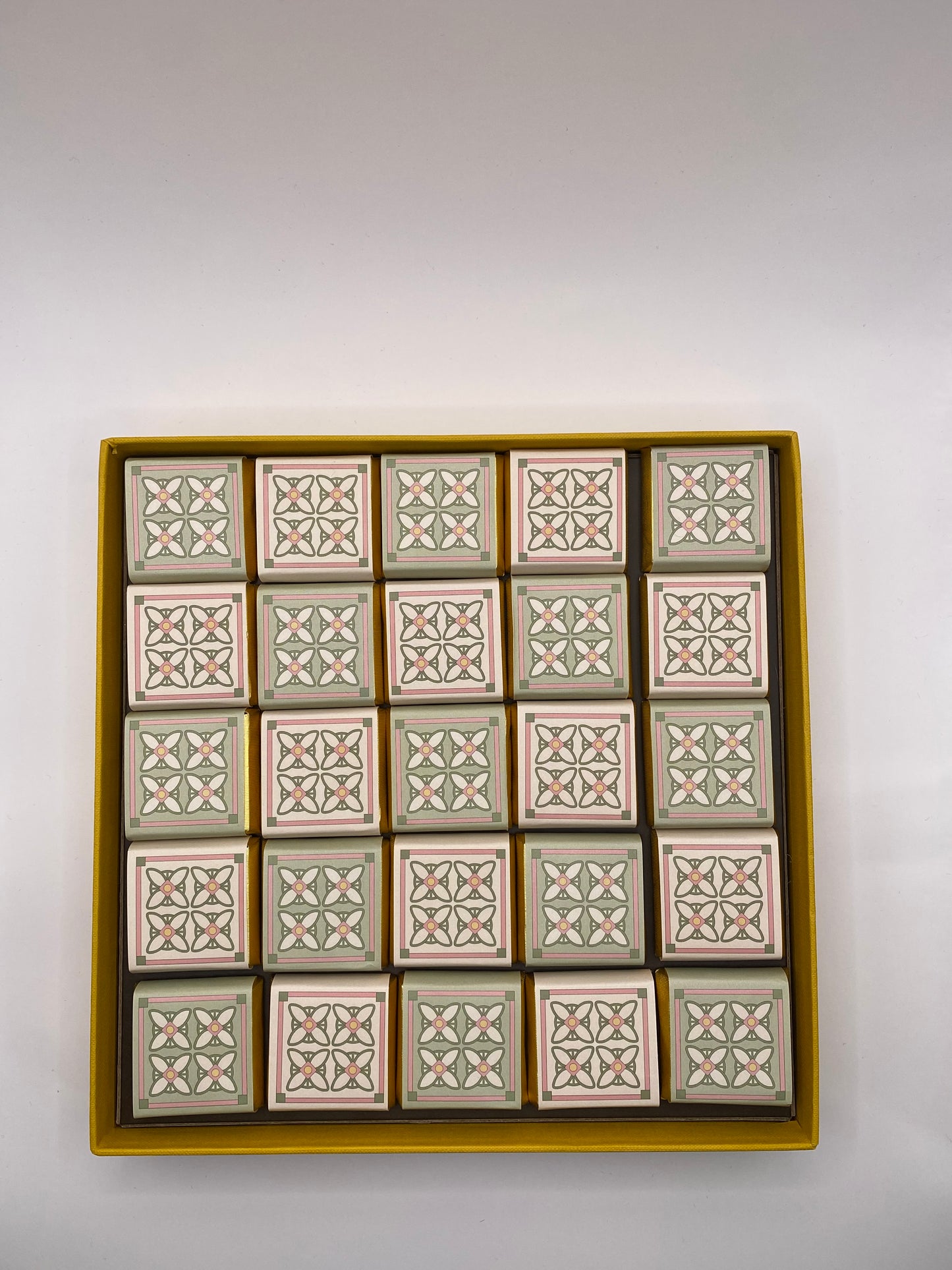 Signature 50 pieces chocolate box