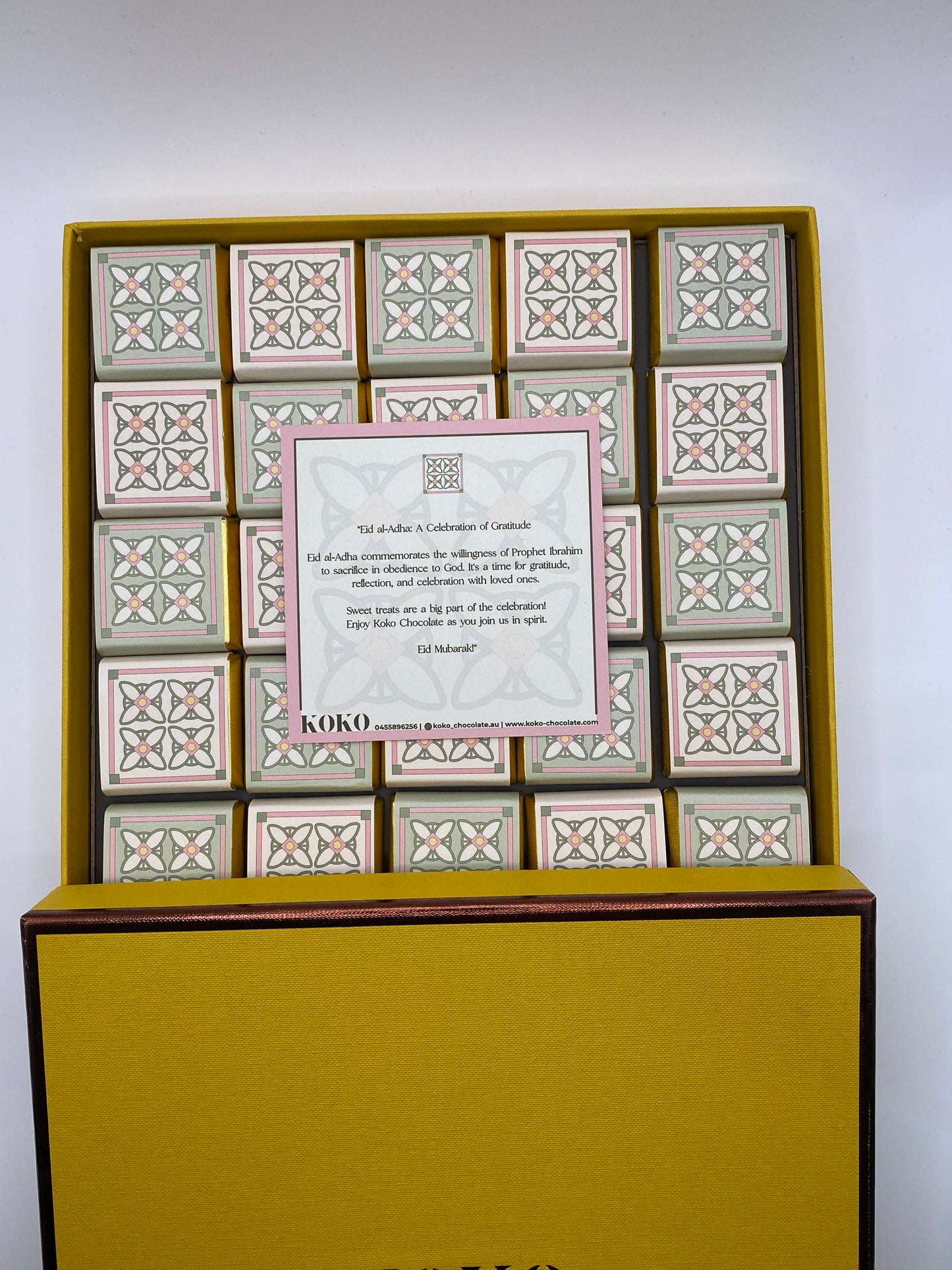 Signature 50 pieces chocolate box