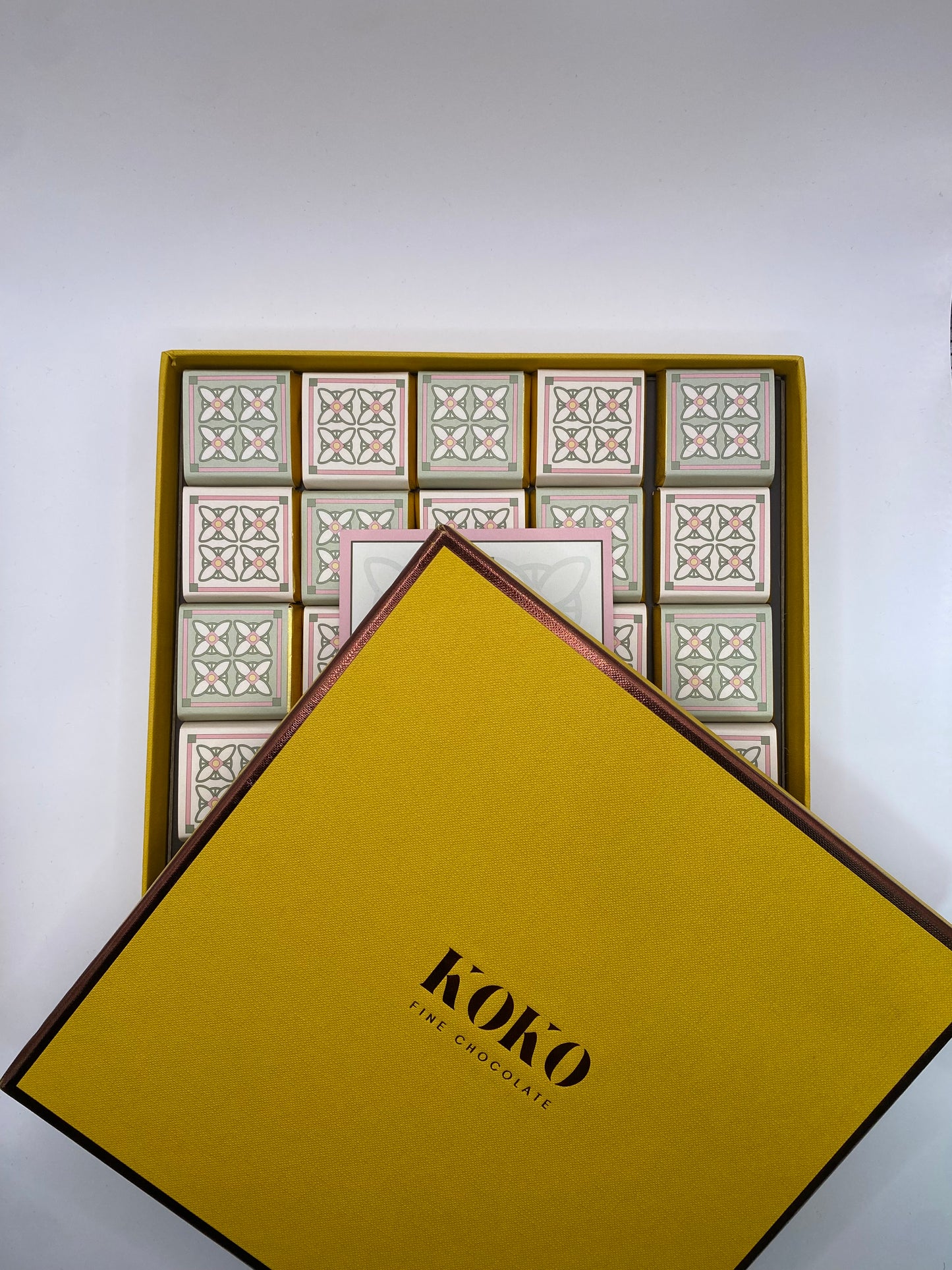 Signature 50 pieces chocolate box